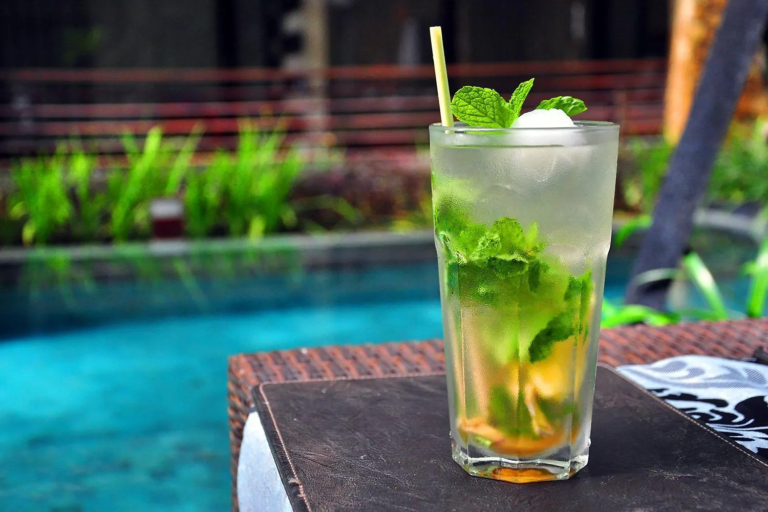 ****  Hotel The Haven Bali Seminyak Indonesien